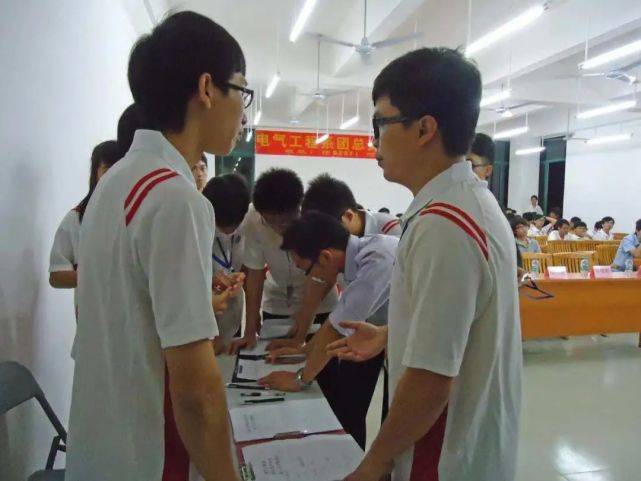 广州华商职业学院何标用心助力学子成才