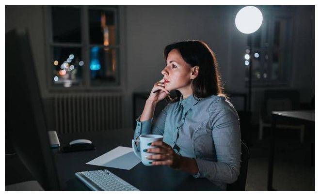 肝脏|肝脏出事的几率越来越大了?或与4个因素有关,早知道早预防