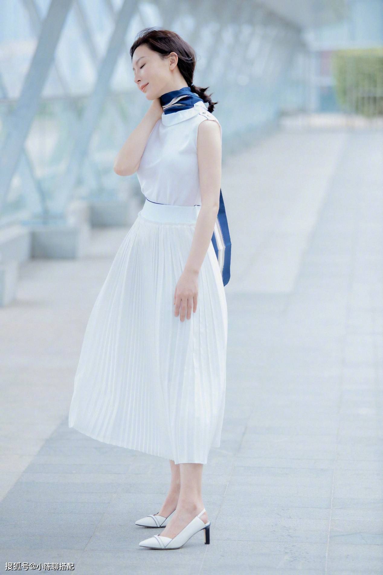 全身|“优雅女王”陈数演绎精致女人，无惧老去依旧年轻！值得一学