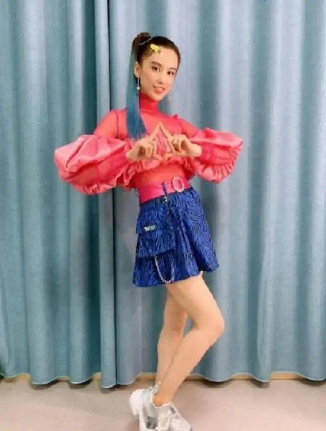 袖子|为什么我说论身材，小头长腿关晓彤不及大头短腿杨紫？