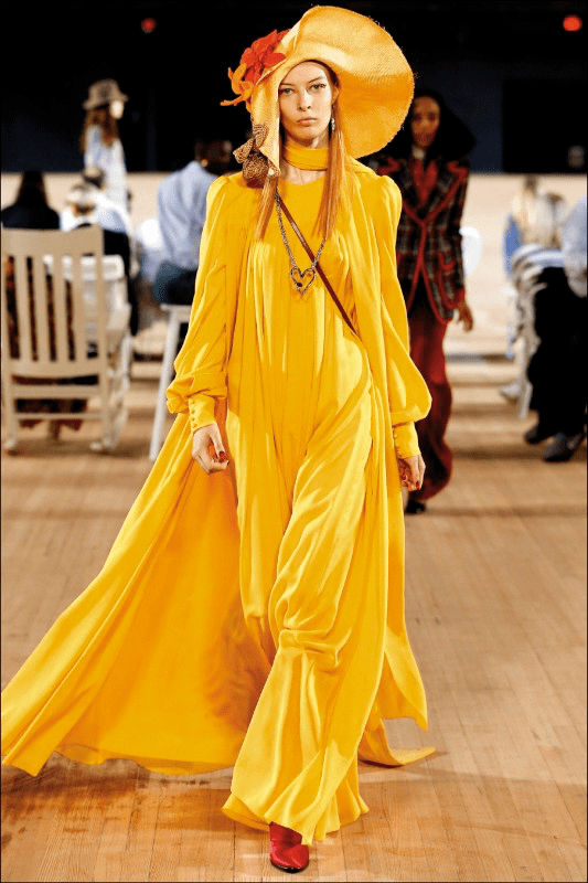 亚洲|黄色系高调入主时尚圈！4种单品助力元气穿搭，很适合亚洲女孩