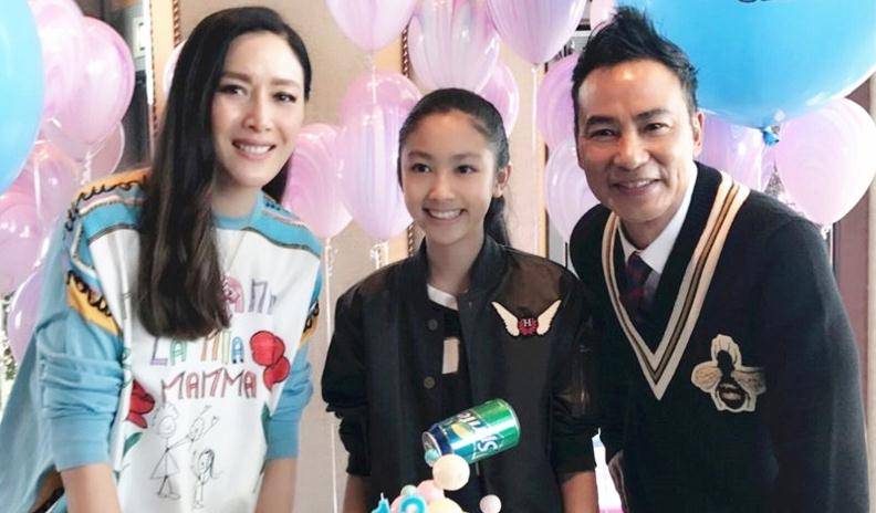 舞台|任达华女儿首登T台与刘雯同台走秀，琦琦大赞：走得跟超模一样好