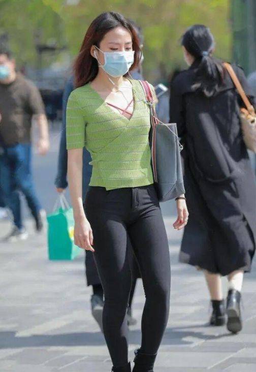 小白|推荐几款时尚潮流的牛仔穿搭!