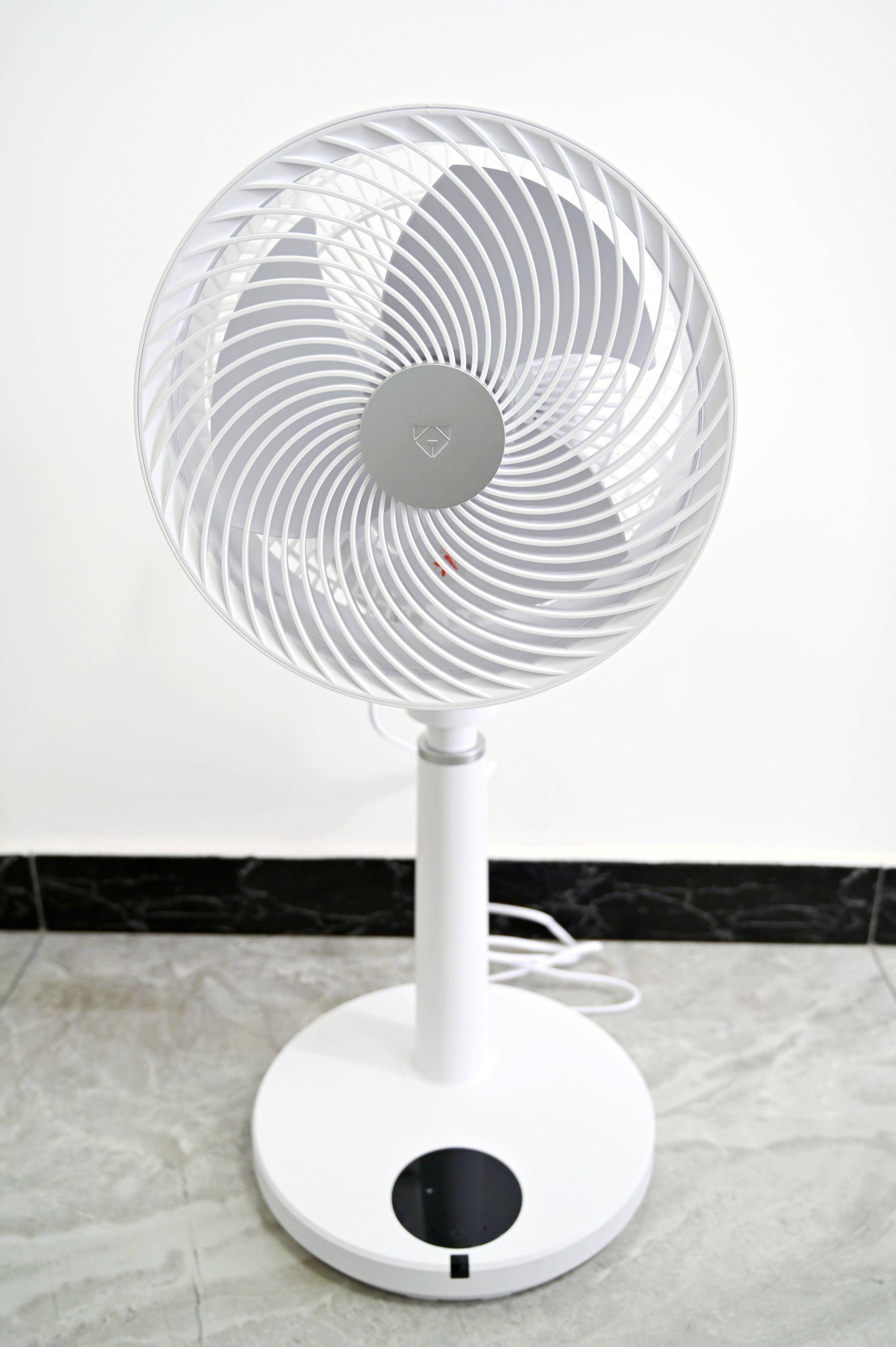 智慧语音操控,老人小孩轻松使用,贝昂声控式智能循环扇pro评测