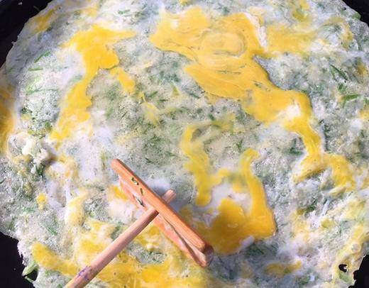 食欲|早餐鸡蛋饼加上这一味料,清香味美口感独特,有促进食欲之功效