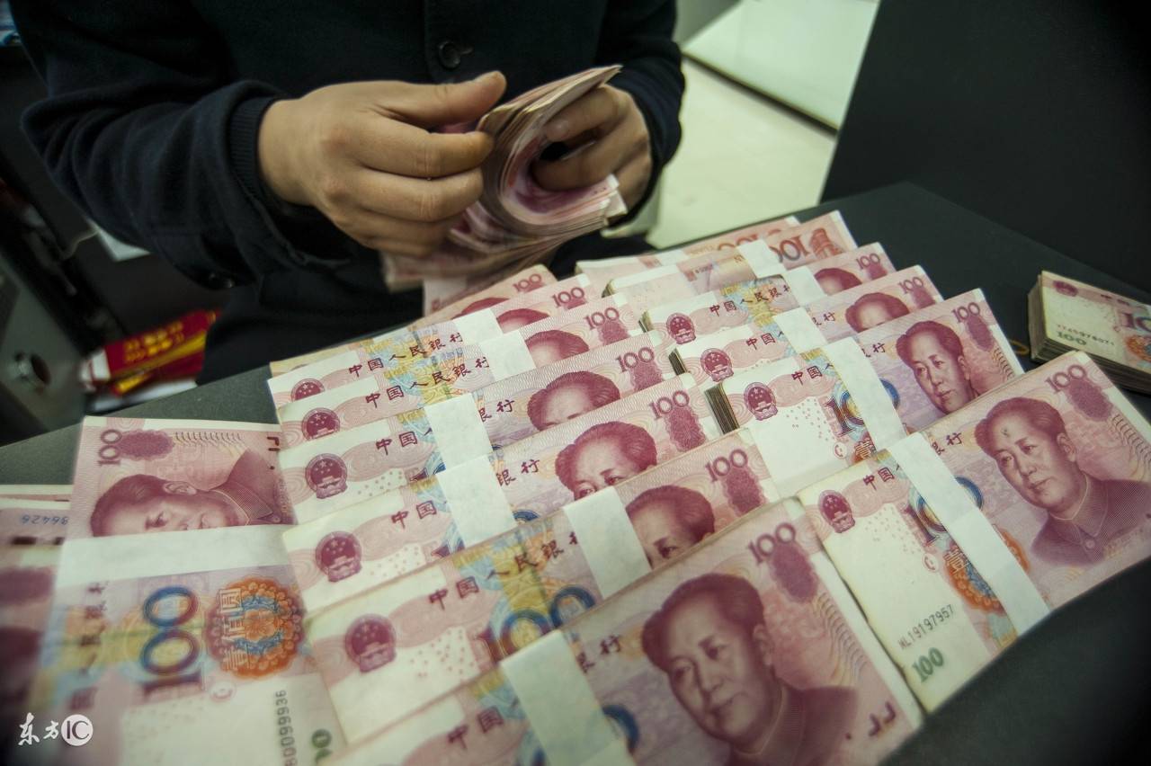 运势红到发紫,明天8月9开始不差钱,财富之运火爆,钞票