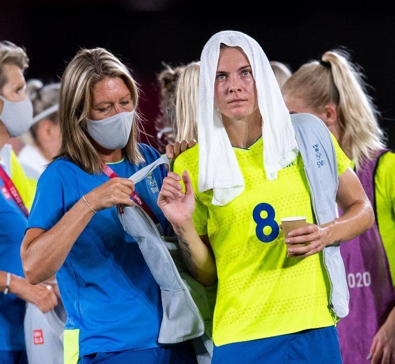 43奥运女足金牌诞生世界第8创历史球员狂奔怒吼激动痛哭