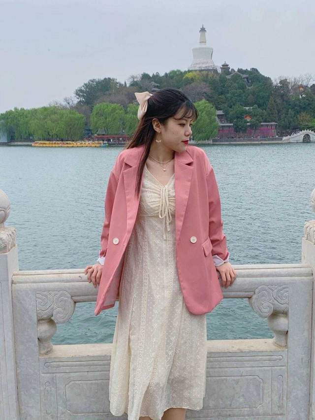 显得|气质女神衣橱里必备的衣服款式，西服和连衣裙，不光百搭还高级