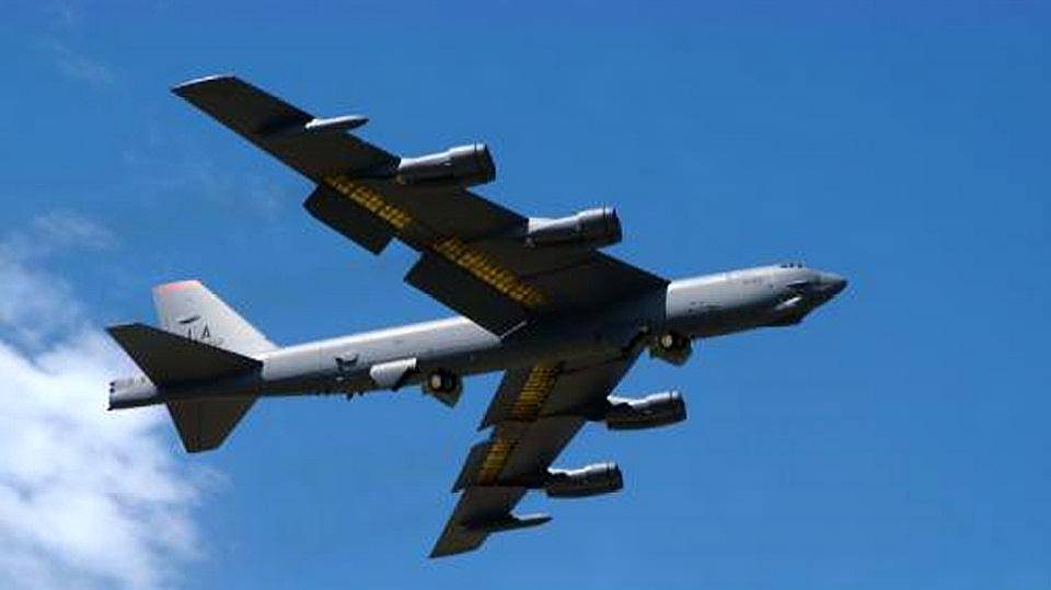 B-52战略轰炸机率先发起空袭 撤离大军重新返回前线：不走了？ 