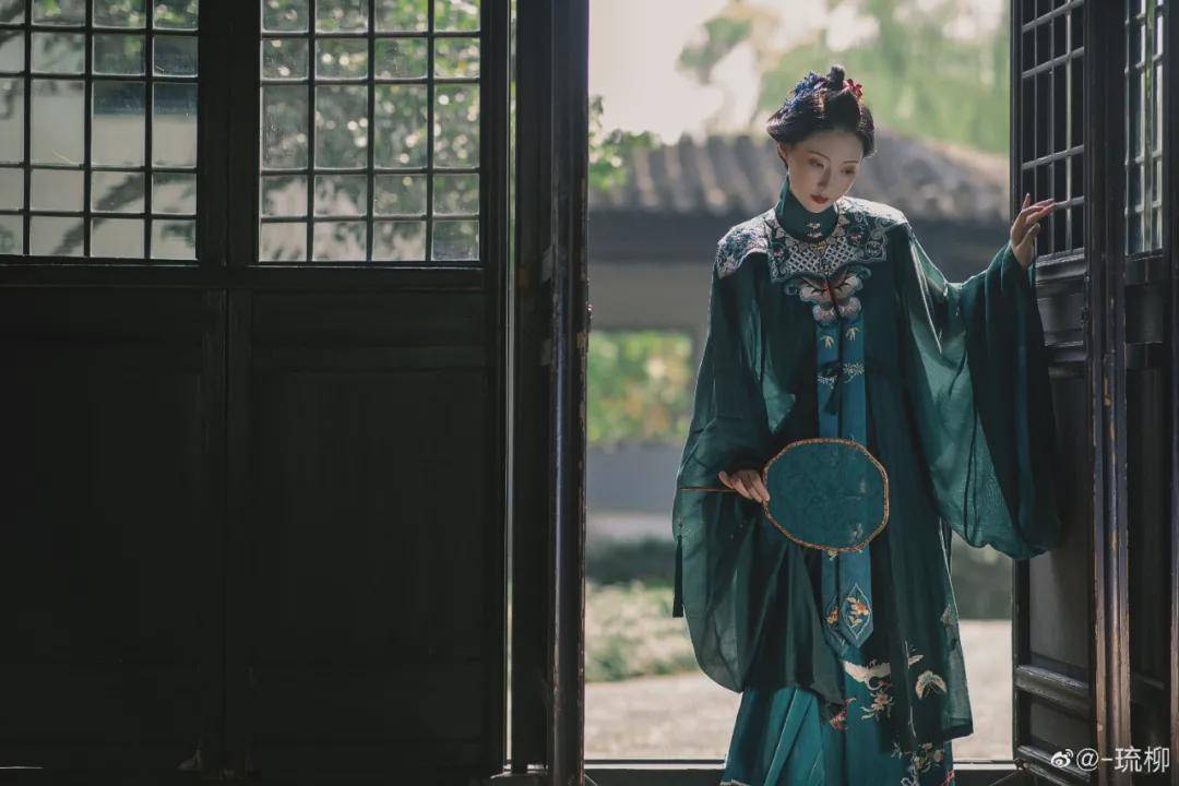 仙女|汉服小仙女：一别如斯，落尽梨花月又西
