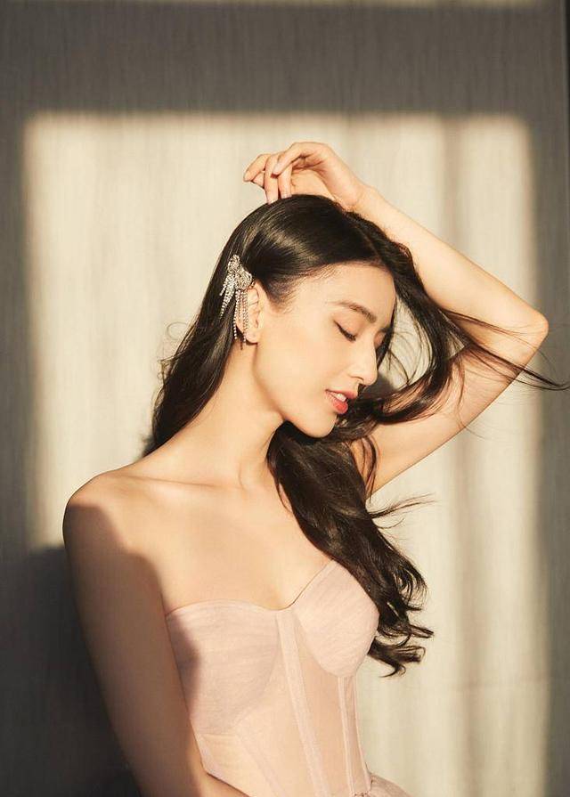 仙女|黄圣依内衣式抹胸长裙，美得让人心动！！