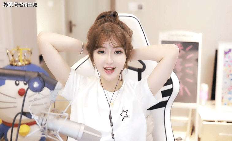 原创苏姗姗高级别凡尔赛家里拆迁户父母办厂每月开工资超百万