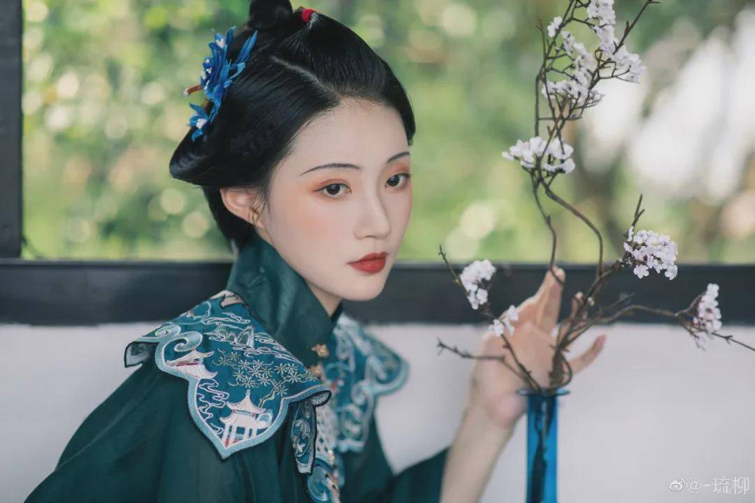 仙女|汉服小仙女：一别如斯，落尽梨花月又西