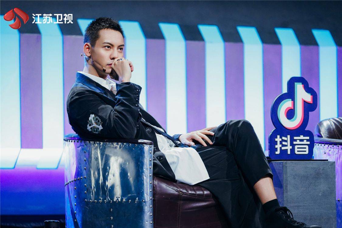 进行|《蒙面舞王》第二季重磅回归，今晚燃炸舞台