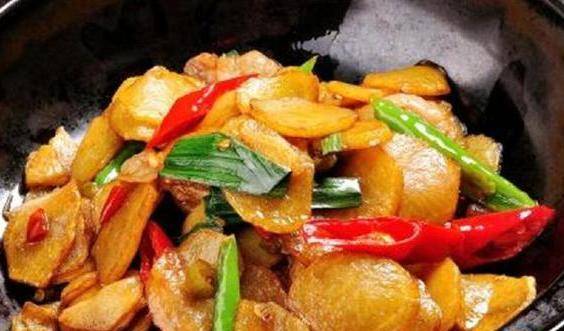 香菜|做一道香辣干鍋土豆片，一出鍋就是香氣撲鼻。
