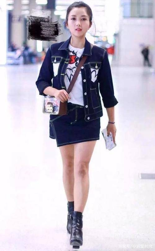 显得|何洁瘦身后好会穿，西装搭半裙显高显瘦有气质，好身材不像3娃妈