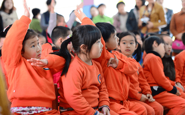 班型|幼儿园放学时间延长到六点,解决家长的大难题,但新问题层出不穷