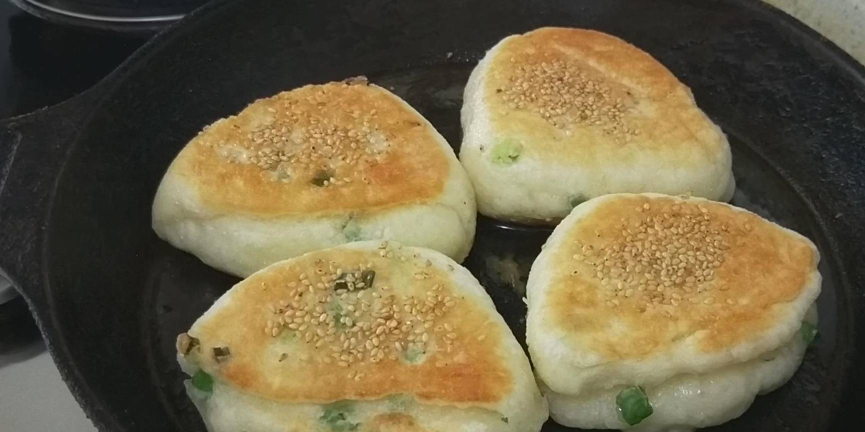 三角|早餐这样做太解馋了，不用揉面，外酥里软层次多，一顿3个吃不够