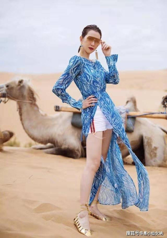 蔡少芬|蔡少芬真的比张晋还大吗？穿无袖裙气质温婉，站老公旁边小鸟依人