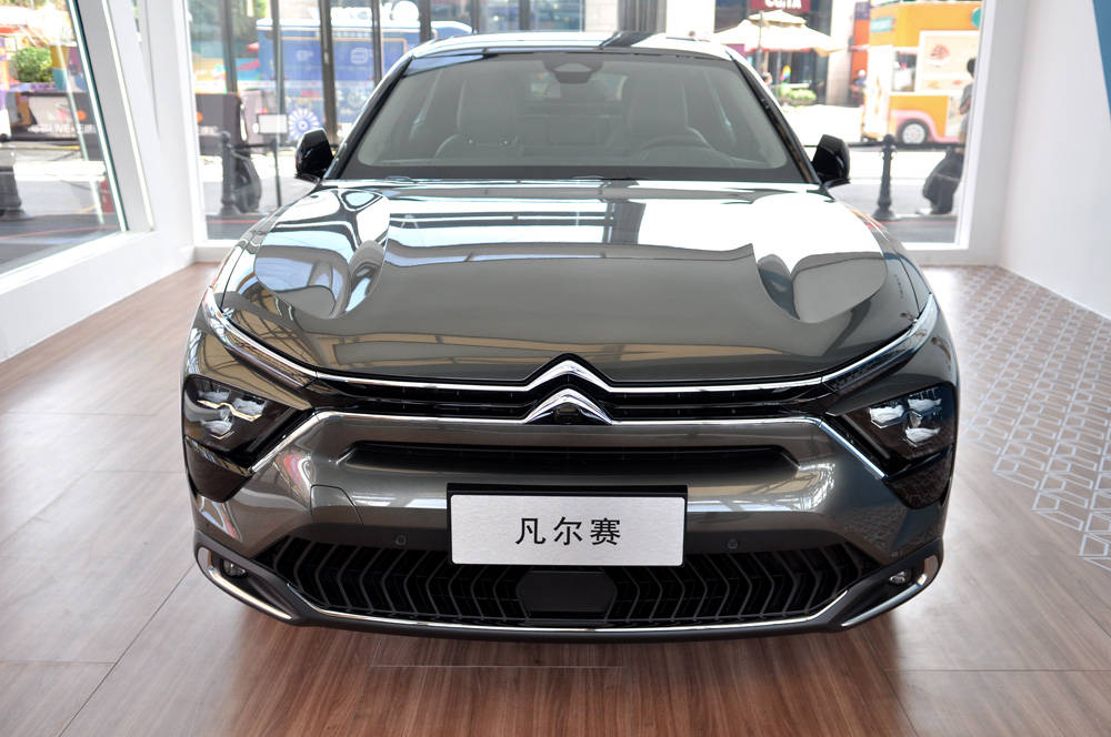 入门即高配 东风雪铁龙凡尔赛c5 x超低预售价14.37万起_新车