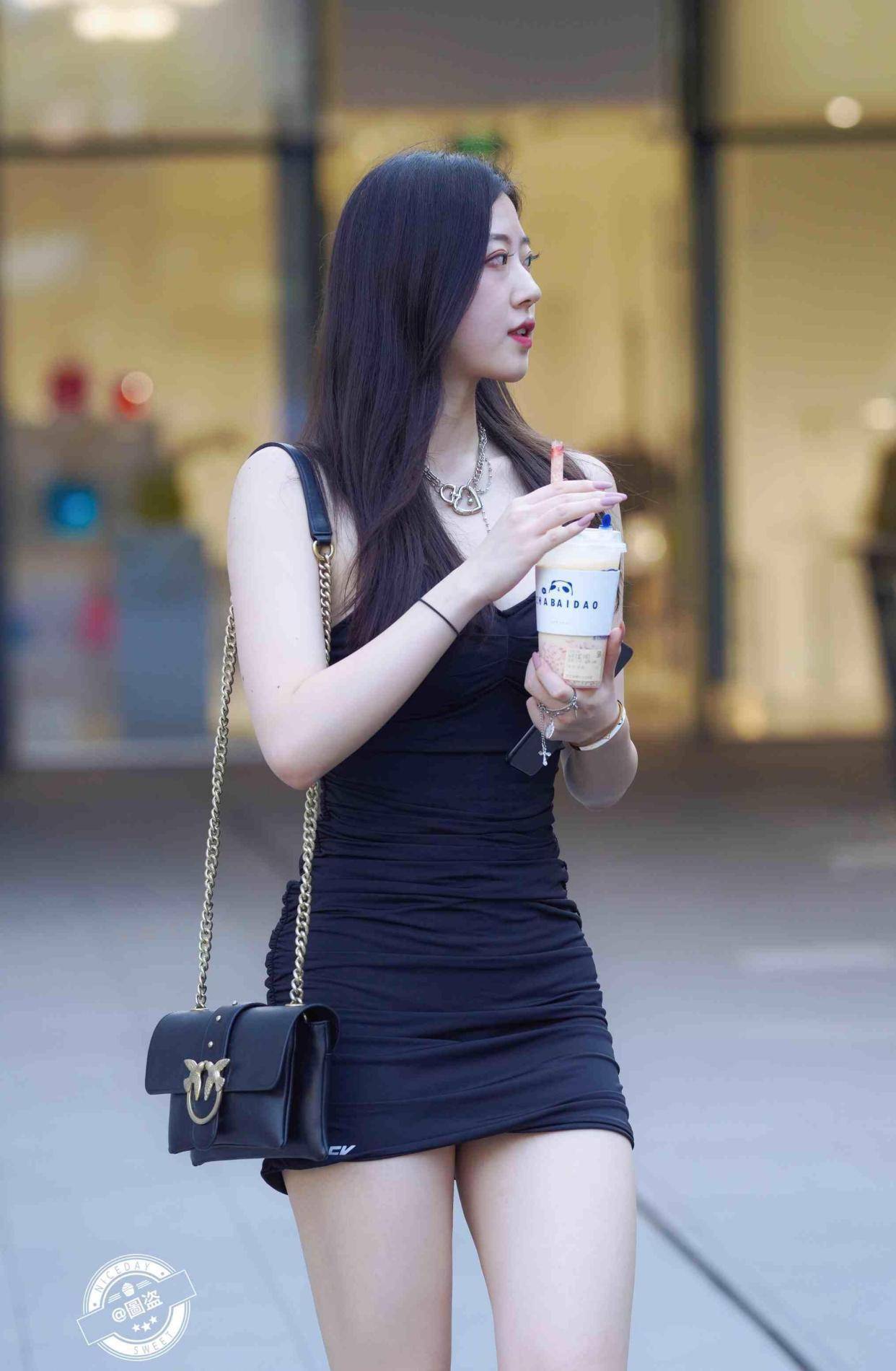 显高|身材修长的连衣裙美女，提升气质和身形美，会更经典