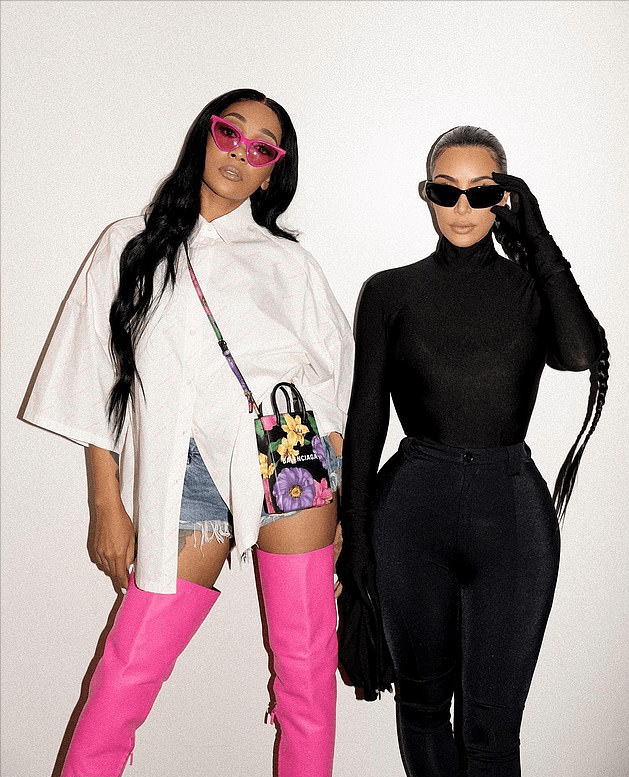 眼睛|卡戴珊的时尚看不懂，裹一身黑只露出眼睛嘴巴，一般人真驾驭不了