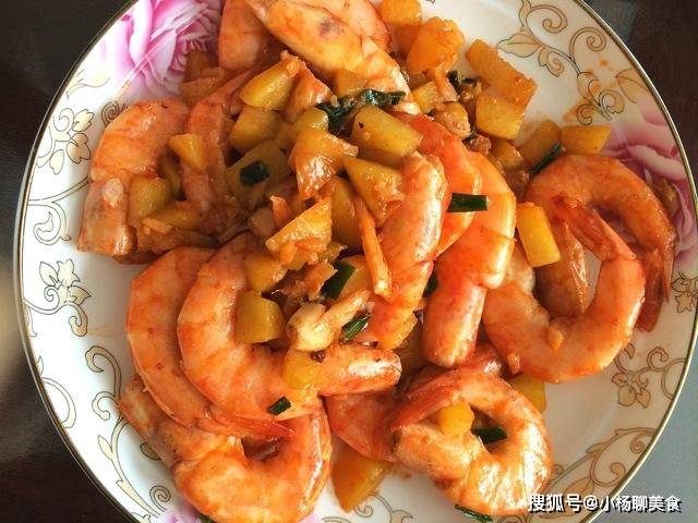 才香|对虾要如此做才香，营养丰富，特别开胃解馋，一顿一盘不够吃
