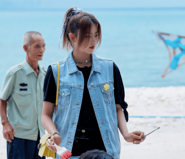 知名度|金子涵的腿才是练舞人士的腿，腿部肌肉真实存在，不要羡慕女团腿