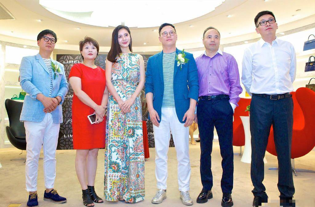 夏瓷|夏瓷炫穿“大妈裙”撞脸郭碧婷,41岁身材丰腴:“太羡慕于晓光”