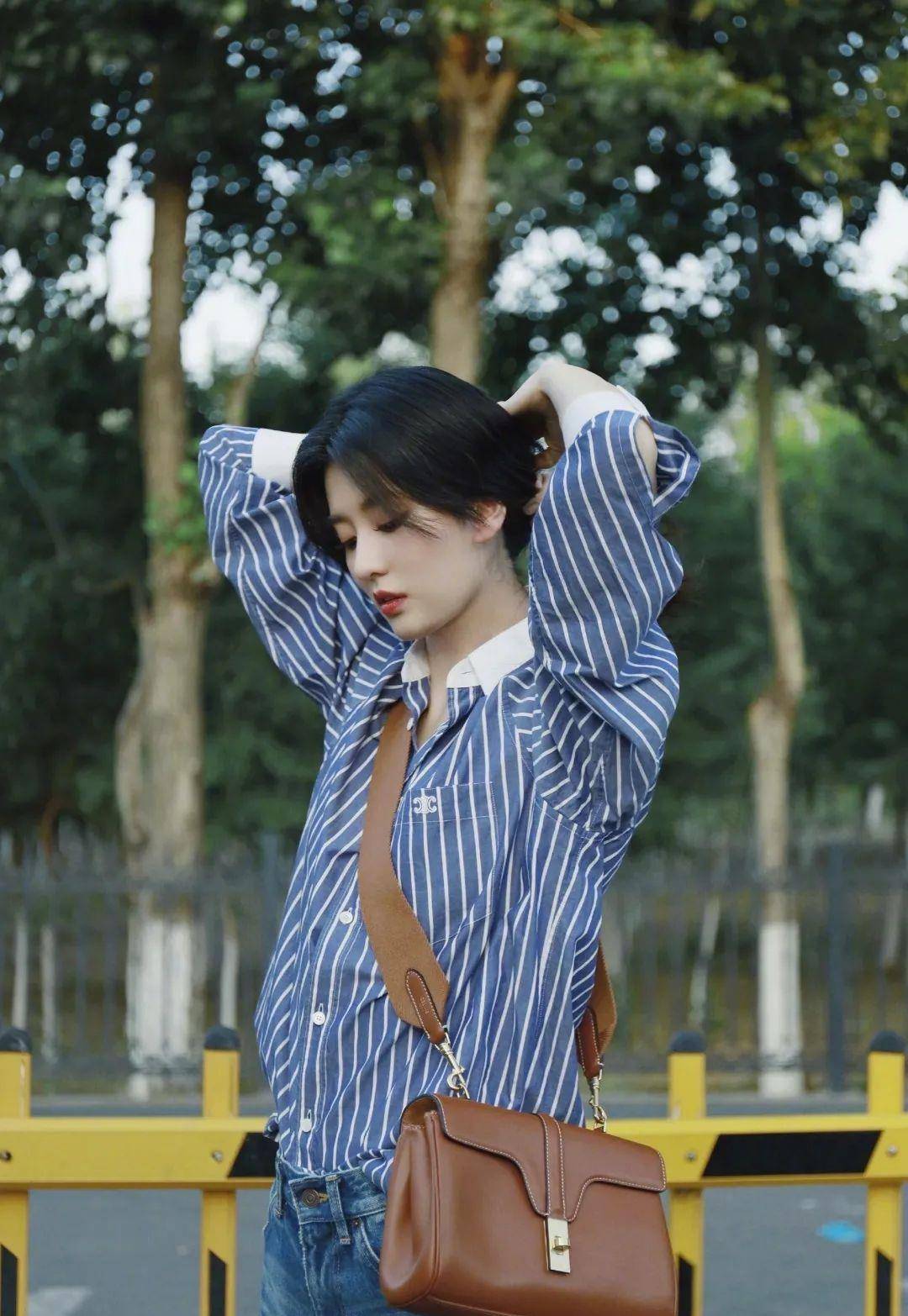 景甜|陶虹景甜的深V造型,真的又美又大胆