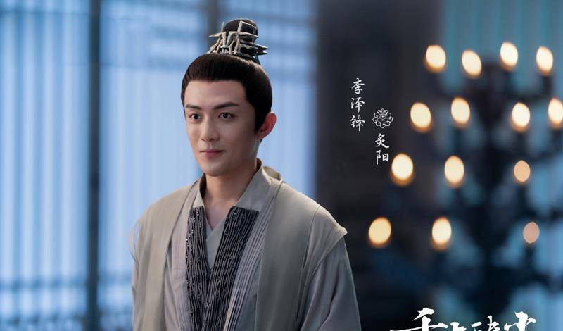 官宣|“欢娱一哥”许凯资源炸裂 新剧搭周冬雨后再搭杨幂 两剧阵容强大