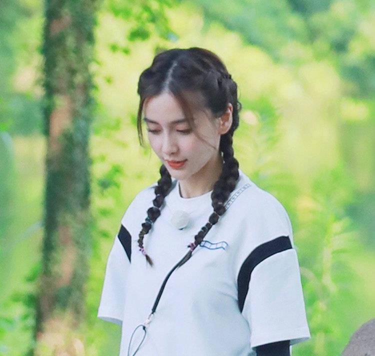 发型|初秋悄悄火了一种发型，甜美可人的麻花辫，提升造型女人味