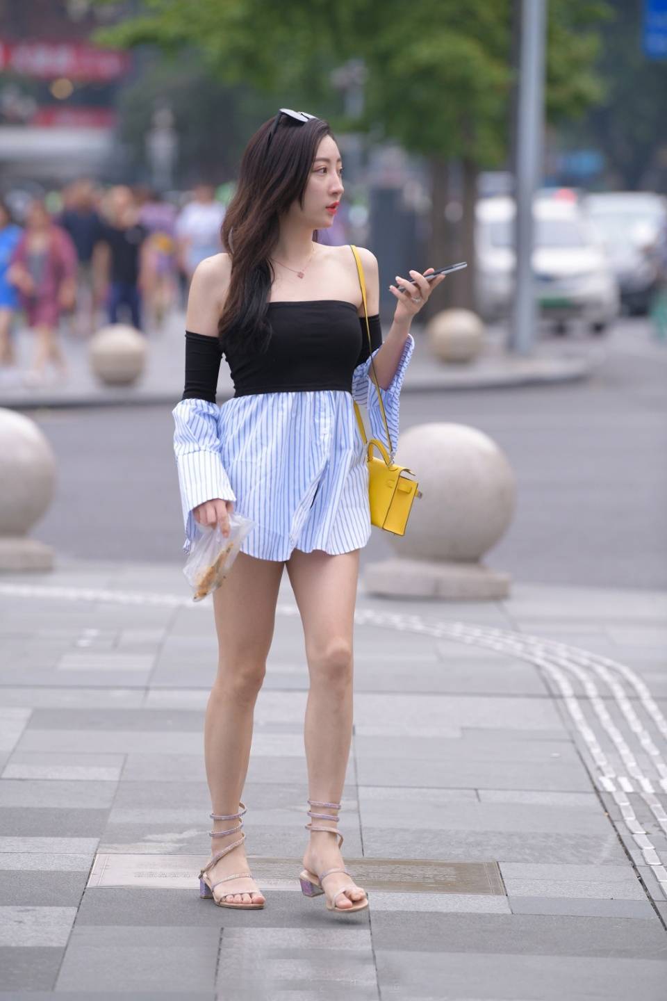 黑色|夏天穿这样的裙子，时尚又个性