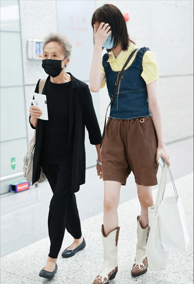 面料|刘诗诗“奶奶”才叫美韵犹存，83岁穿得华丽大气，优雅是装不出的