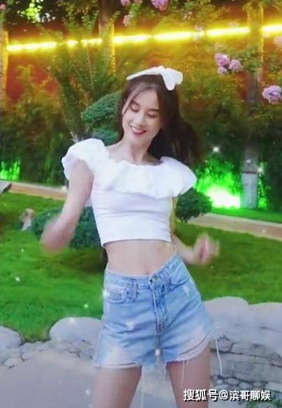 黄圣依|黄圣依高调晒热舞视频！大胆扭腰脐钉洞十分抢眼，肤白到挪不开眼