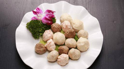 原料|吃火锅时，这4种菜最好不要点，和单身女士吃第3种小心约会泡汤