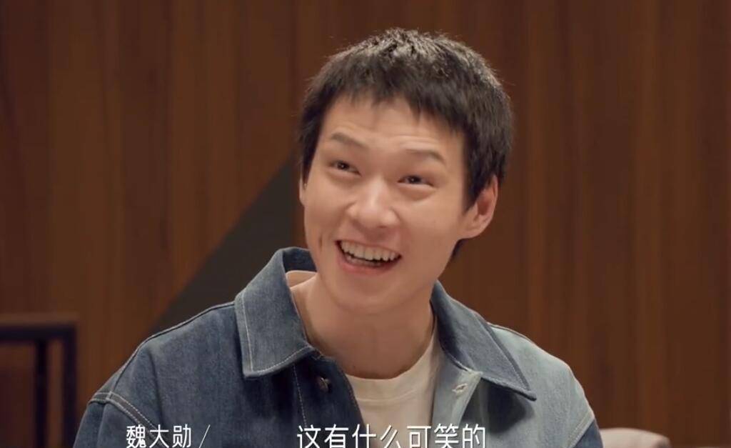 假发|不只是黄晓明，半个娱乐圈都“秃”了，连00后都跟假发片较上劲了