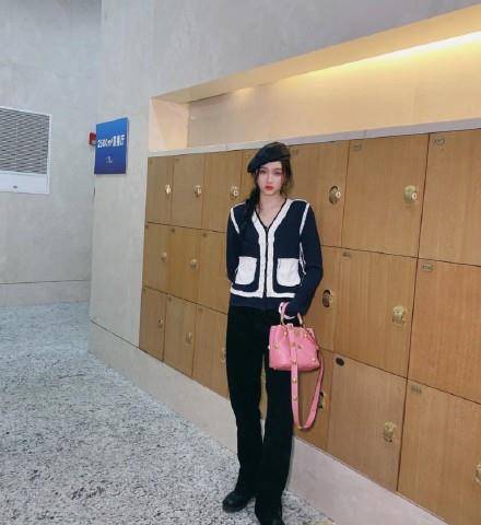 名媛|“小香风”外套火了，关晓彤唐嫣都在穿，时髦气质像名媛