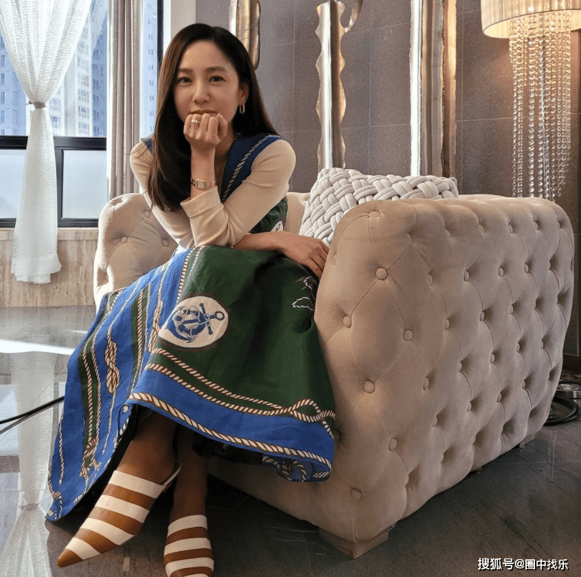 朴珠|49岁冻龄魔女朴珠美，肤白貌美身材傲人像20岁，妥妥的女神啊