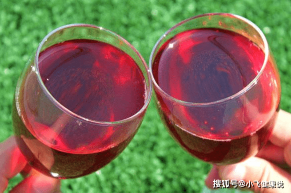 因为|红酒、白葡萄酒或啤酒对肝脏的伤害最大？很多人都错了！