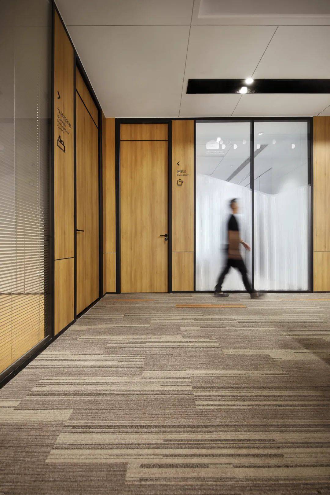 the|吴英翔新作｜JISULIFE几素办公空间设计X理性科技感与舒适自然的绝妙平衡