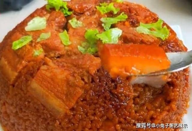 做法|五花肉往油锅一扔，不炒不炖不红烧，简单几步，上桌3斤都不够吃