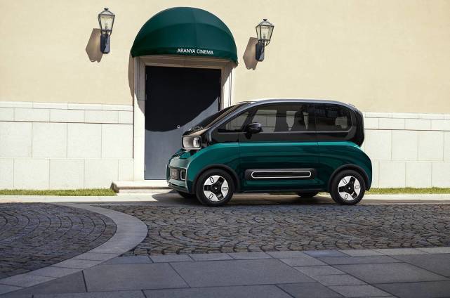 近日,宝骏旗下的微型电动车宝骏kiwi ev正式开启预售,新车共推出了