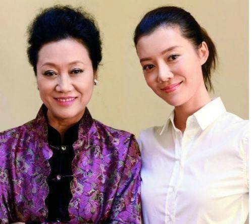 色调|车晓晒回家过年照，头发黏腻好像没洗头：慵懒美感就是这么来的！