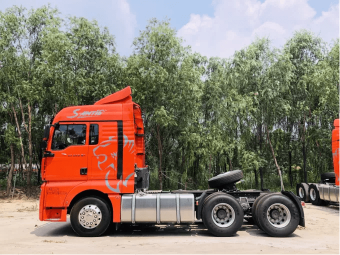 37万的重汽汕德卡g7国六重卡500马力曼发动机重汽16挡变速箱