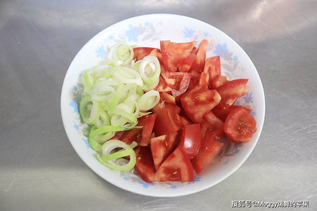 大葱|番茄牛肉饭早餐真豪横，10分钟轻松搞定，元气满满连午餐都有了