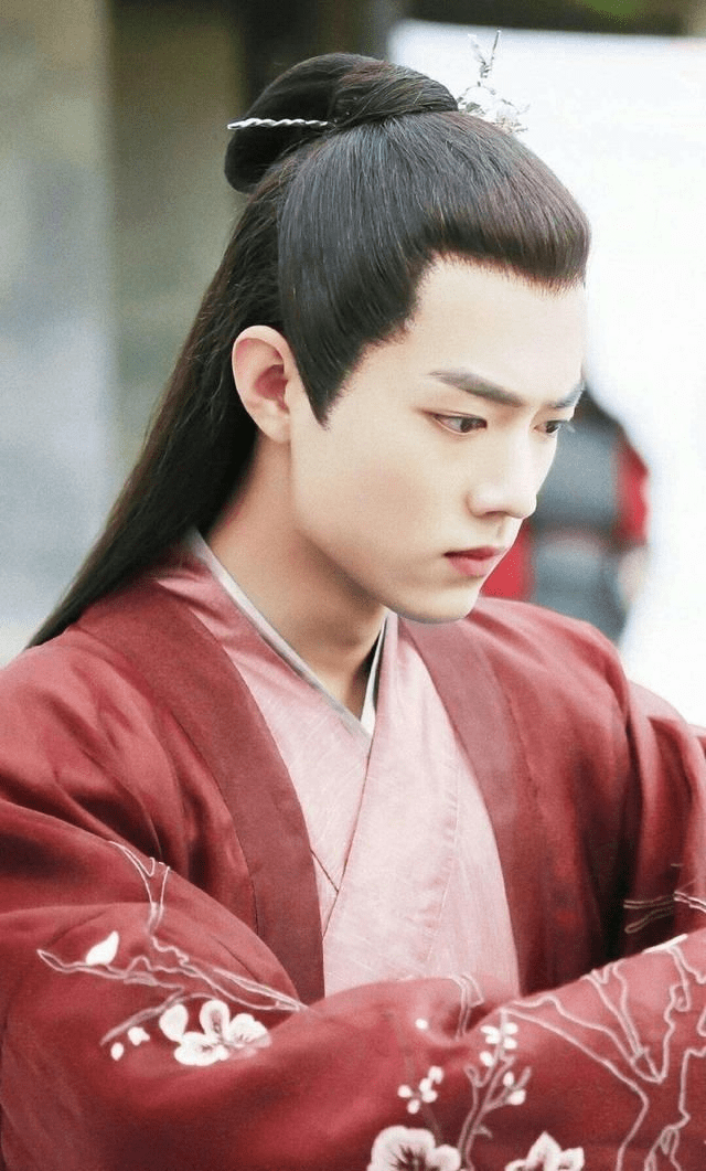 男星|古装红衣美男，龚俊、杨洋、肖战等男星，谁是你心头的朱砂痣？