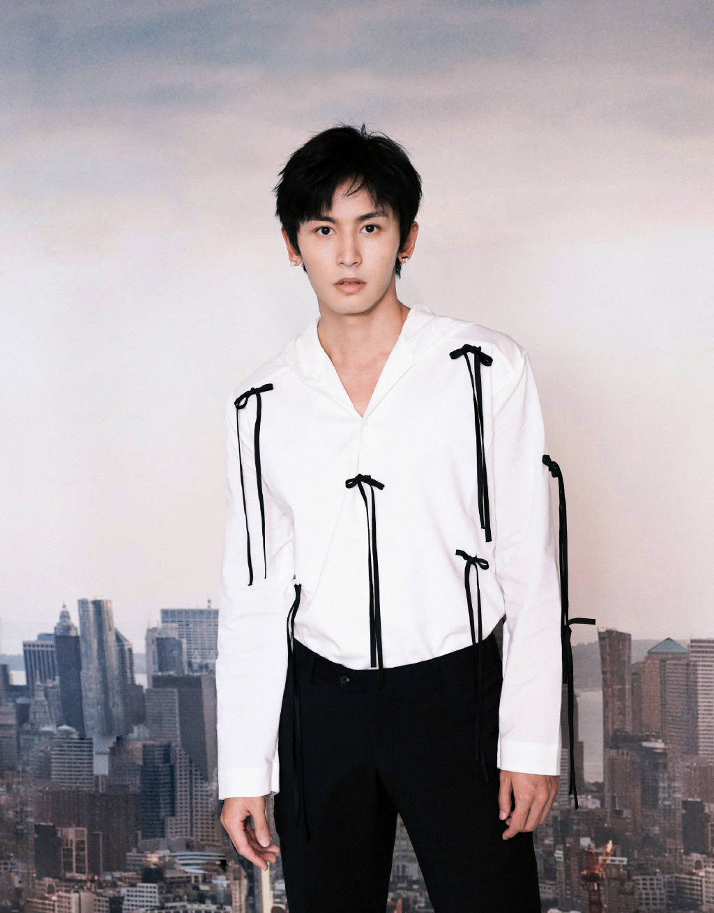 人民日报评张哲瀚道歉事件：若明知故犯就得付出沉重代价