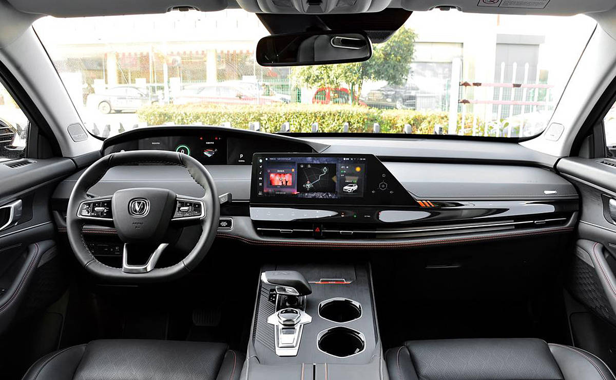 长安uni-k顶配16万,日产新奇骏顶配26万,有什么差别?怎么选?