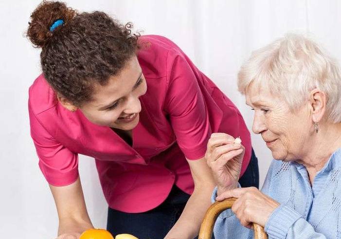 并发症|血糖超标，饭后会出现3个现象！这样做避免饭后血糖升高